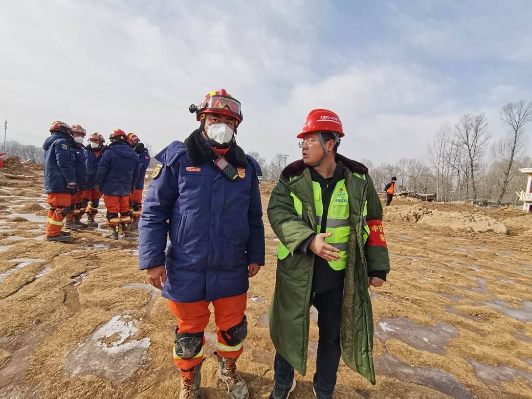 現(xiàn)場(chǎng)溝通.jpg 現(xiàn)場(chǎng)溝通.jpg