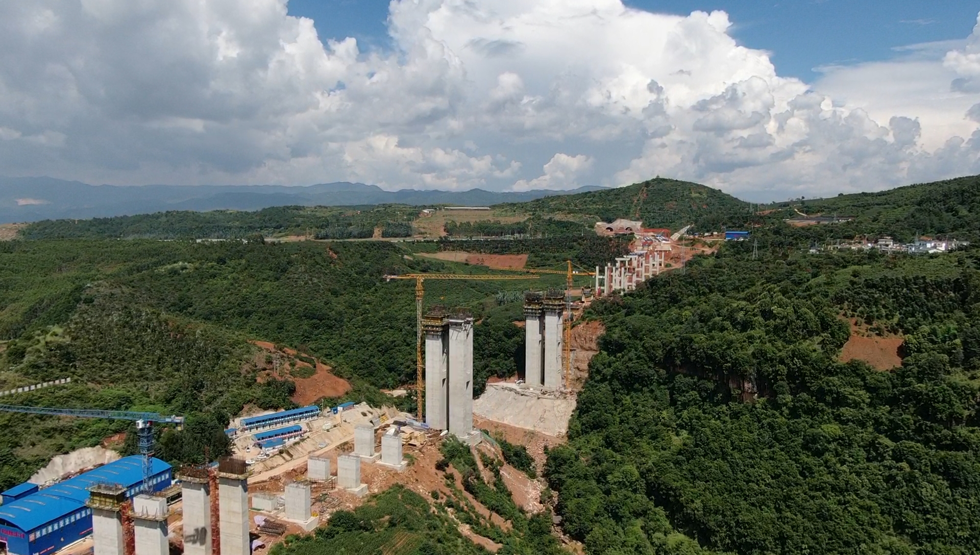 甸溪河特大橋施工全景.jpg 甸溪河特大橋施工全景.jpg