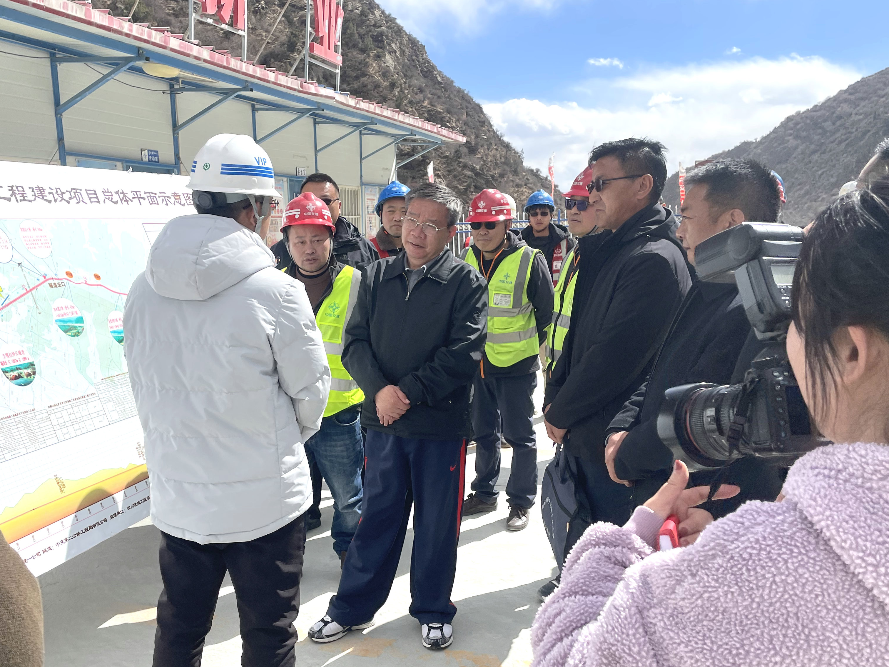 許成倉調(diào)研 (1)_副本.jpg