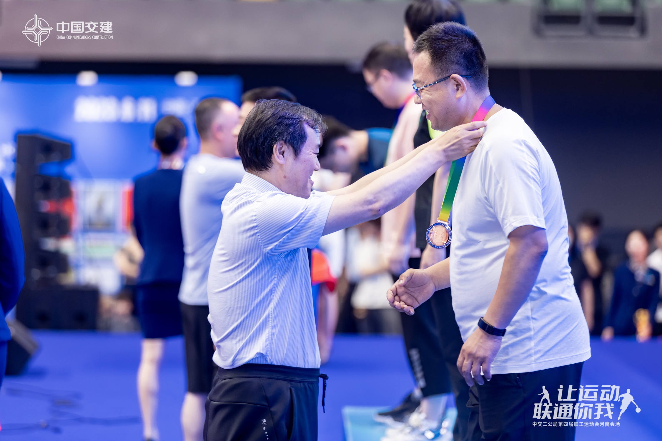 頒獎(jiǎng).jpg 頒獎(jiǎng).jpg