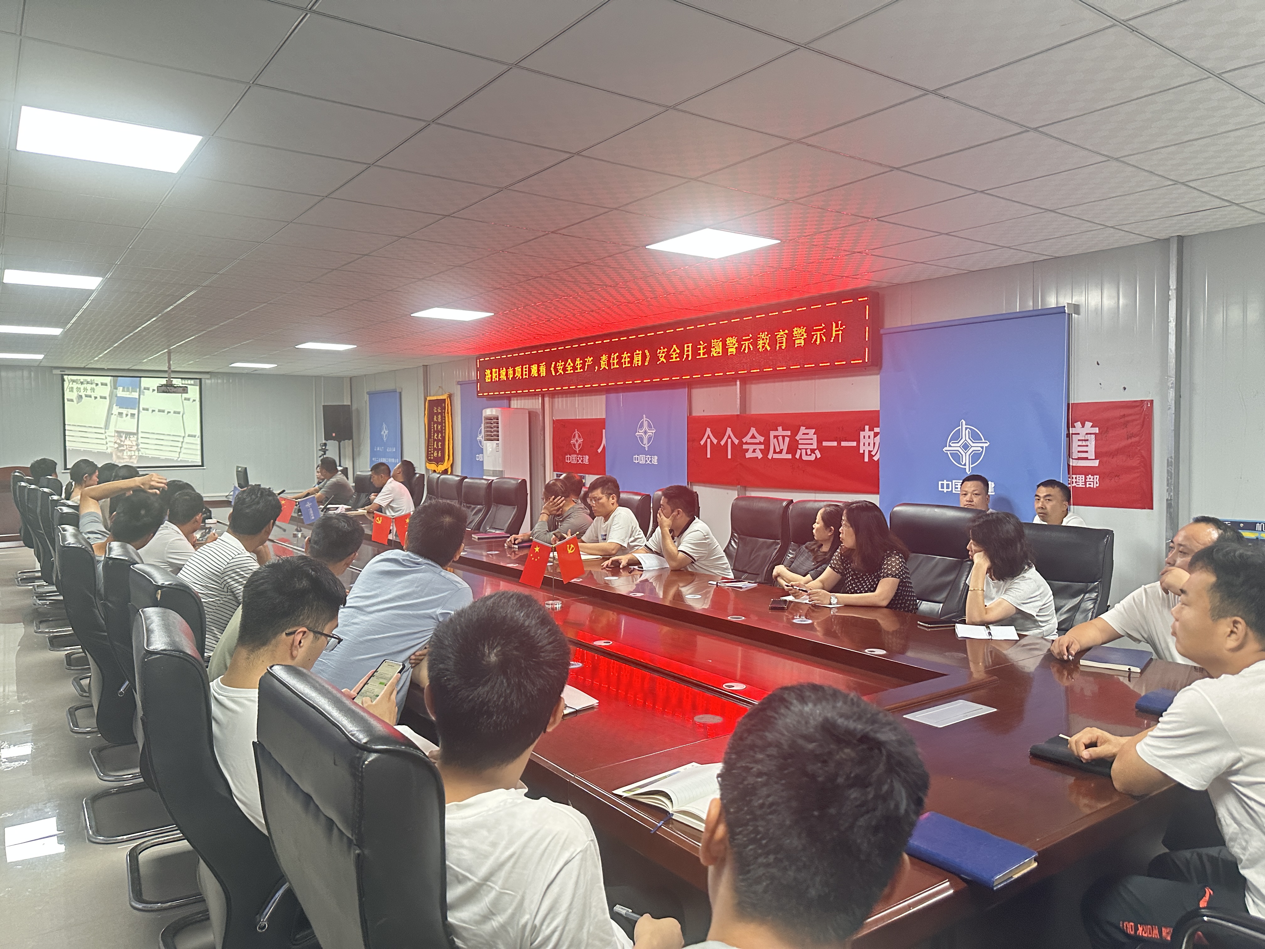 照片.jpg 照片.jpg